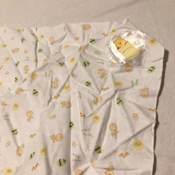 Winnie  the Pooh Baby Swaddles and Hooded Baby Towel Classic Pooh Disney Baby - Picture 11 of 16